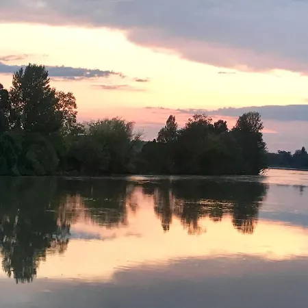 Lacale Face à La Rivière * Vignonet